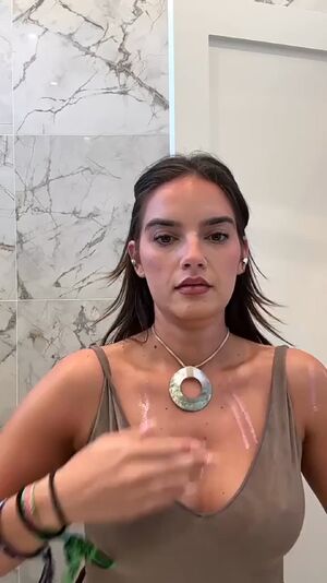 Nip Slips Natural Tits Nipples Nipslip