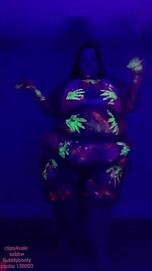 Hey sorry if I only post to spam my content dont hate me lol but I made a new clip! I had so much fun to be honest!