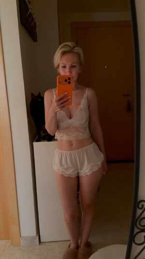 Selfies Boobs Cute MILF NSFW