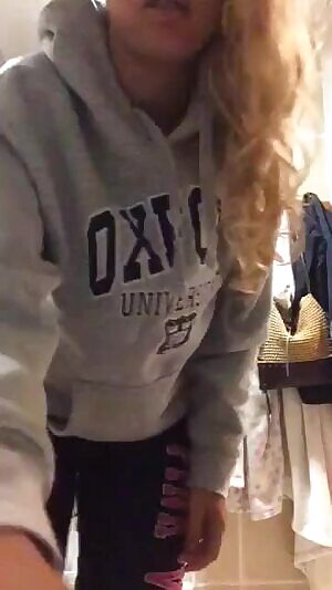 I'm looking for her for quite some time. Can anyone know her name?