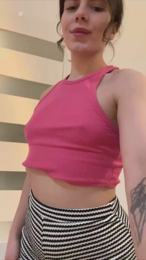 Landing Strips Amateur Ass Big Tits