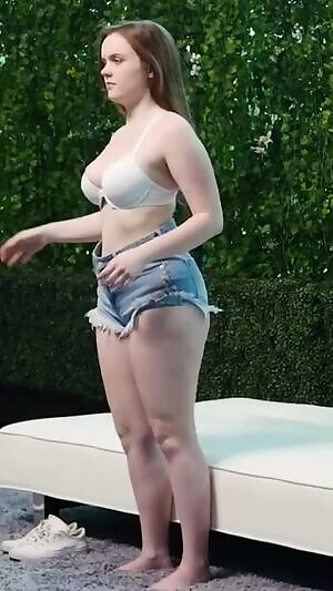 PAWG with thick legs