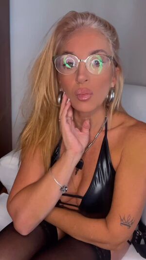 Femdom Spit Play Fetish