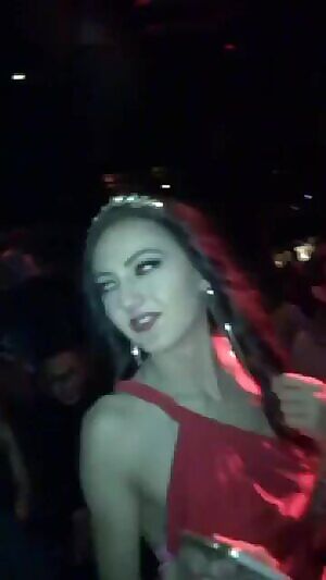 quick flash on the dance floor