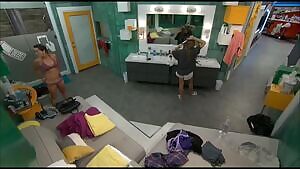 Sam Putting On Sunblock 2018-07-15 12.25.Cam 2