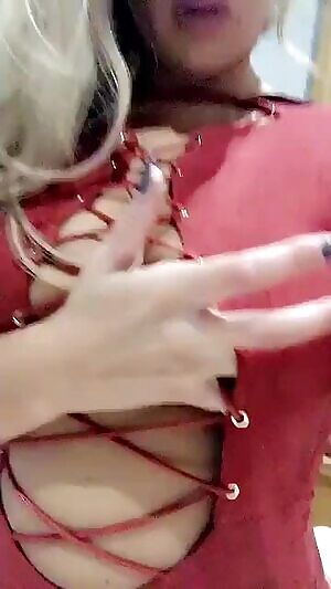 this outfit really shows everything