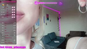 Lesbian Tongue Kissing Camgirl Close Up