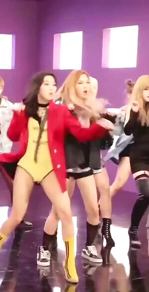 CLC Seungyeon - Nice Costume