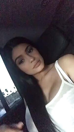 She's just teasing with that boobies