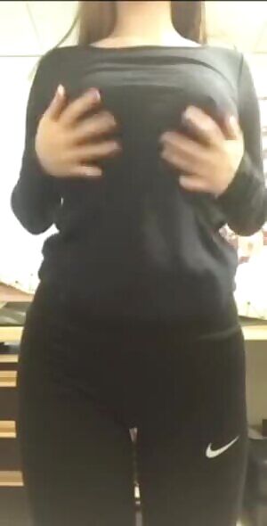 Lush is on , Let`s play fun or wet !! Make me warm and naked me.SC: nudes-us