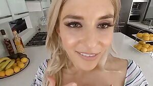 Nikki Peach 