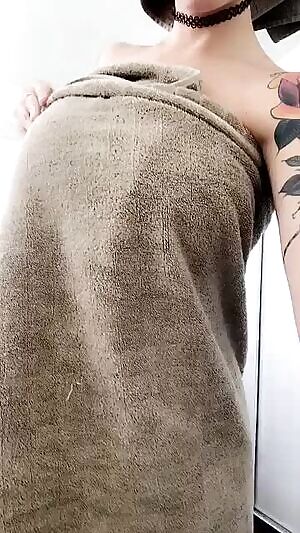 come fill me up with your cum daddy SC: lovely_drea99