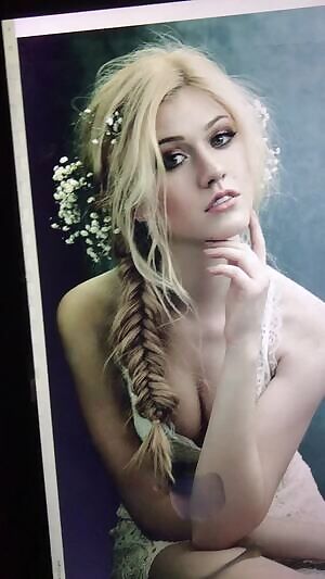 Don’t you just want to facefuck Katherine McNamara?