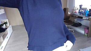 Comfy sweater and sexy bra drop ❤️