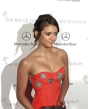 Nina Dobrev