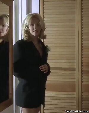 hot blonde flash