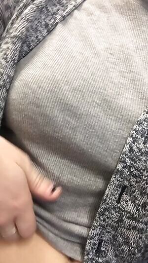 New to this whole gonewild thing but uck it makes me horny