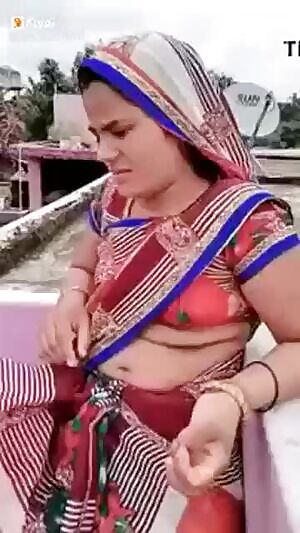 Flaunting her navel