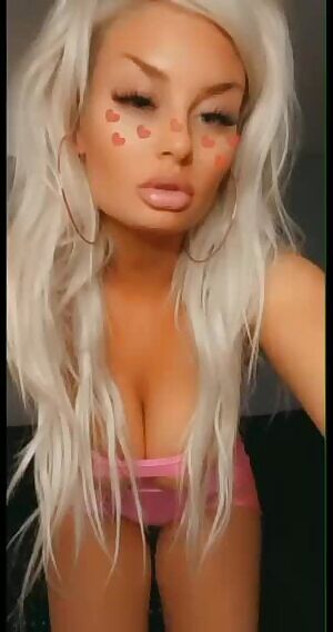 Deserves hottie of the day award