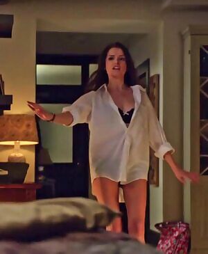 Anna Kendrick displaying herself