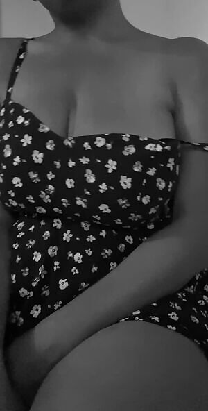 Sundresses + titty fucking are a mood for this evening 🤤