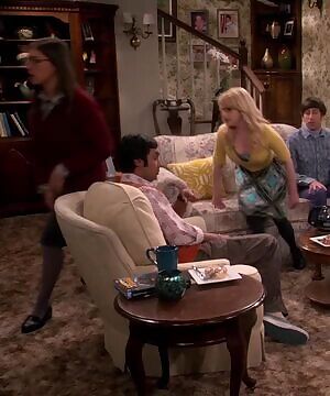 Melissa Rauch bouncing big assets