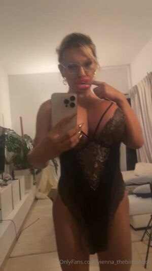 Fake Lips Bimbo Bimbofication Trans