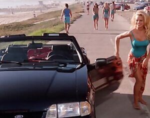 Pamela Anderson bouncy plots in 'Baywatch'