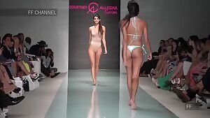 Sexy Catwalk ~ Wait for it 👌