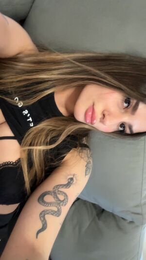 Homewrecking Big Tits Cleavage Latina homewrecker