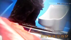 Girls who squat are worse than guys who don’t put the seat down