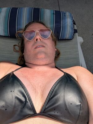 Trans BBWs Bikini Cleavage Non-nude Transgender
