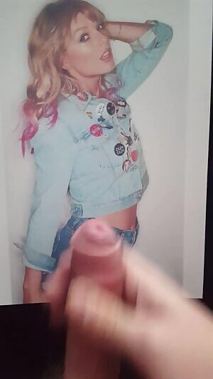 Cumming hard for Taylor Swift