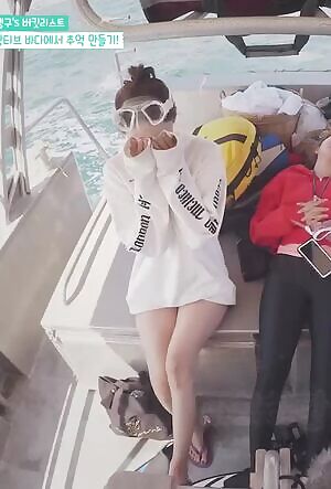 SNSD Yoona & Taeyeon - Milky Legs