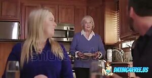 Vixen shares wet pie in hot MFF action with married couple:)