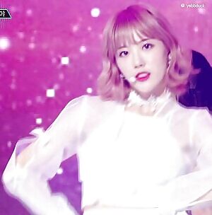 Apink - Chorong and Bomi: Love is the Moment