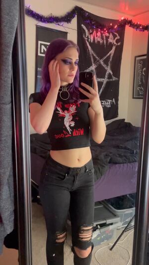 I’m petite and love to be fucked roughly… like my trick?