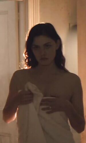 Phoebe tonkin in bloom