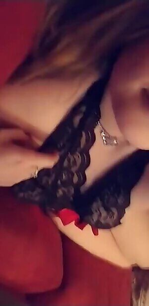 horny 24 year old, just got new lingerie and toys! definitely in the mood to show them off