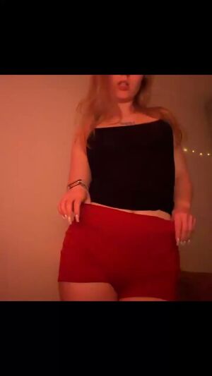 Seductive Amateur Blonde OnlyFans SexSweetBlonde