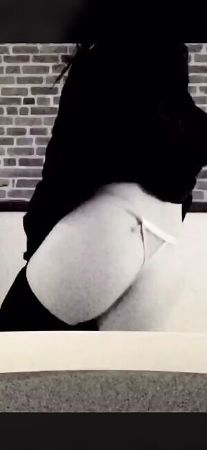 all the bored quarantined cuties won’t you back that ass up