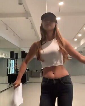 f Luna - Tight.