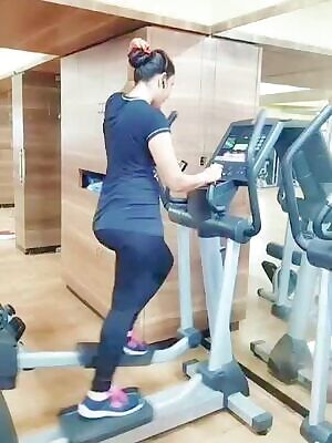 The ass on this Indian chick...