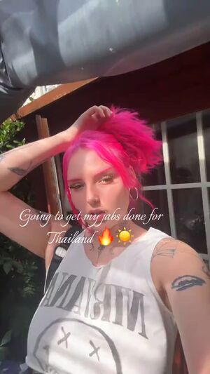 Alt Girls Goth Pierced Piercing Pink