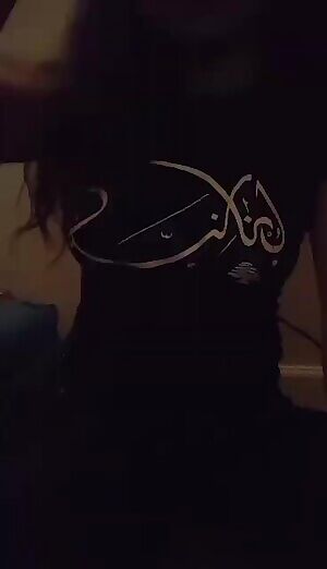 Just an arab girl who wishes you a happy Friday 😋😋