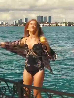 Isla Fisher in 'The Beach Bum'