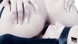 Tasting her nectar