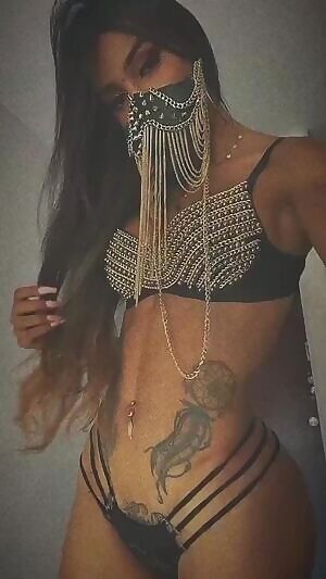 Laura Saenz practicing safe Coronavirus management ;)