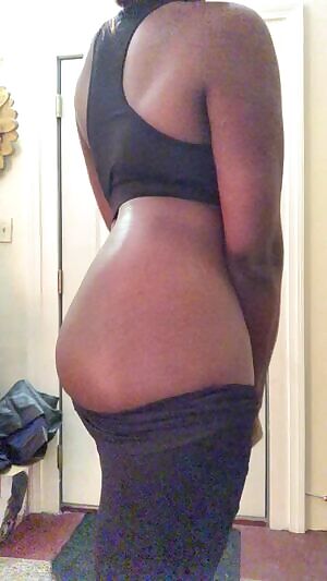 I accidentally uploaded this gif with sound and it scared the life out of me. 😂 so now that it’s fixed, back to my survey: are you a fan of slapping a woman’s ass in bed? 🍑