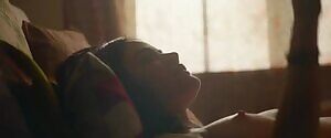 Lucy Hale -